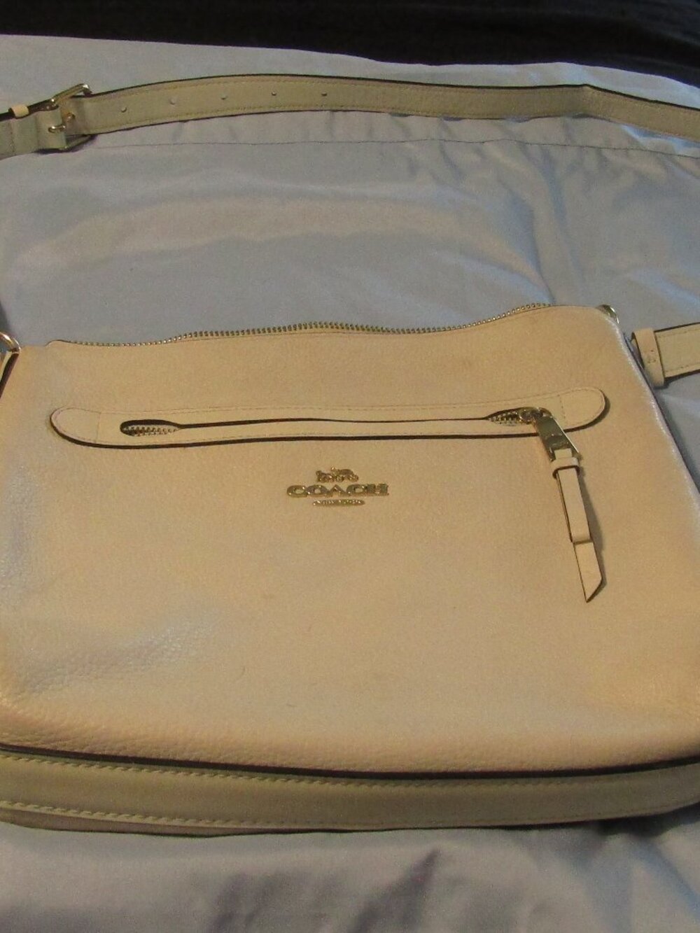 COACH MAE FILE Crossbody Bag Chalk Beige Color Pebbled LEATHER Near Excellent